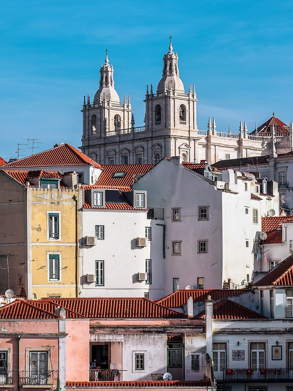 Der Blick auf Alfama und São Vicente de Fora von den Portas do Sol